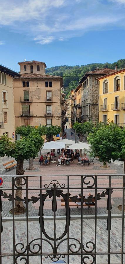 El Mussol De La Vila Camprodon, Balconets Amb Vistes A La Placa Extérieur photo