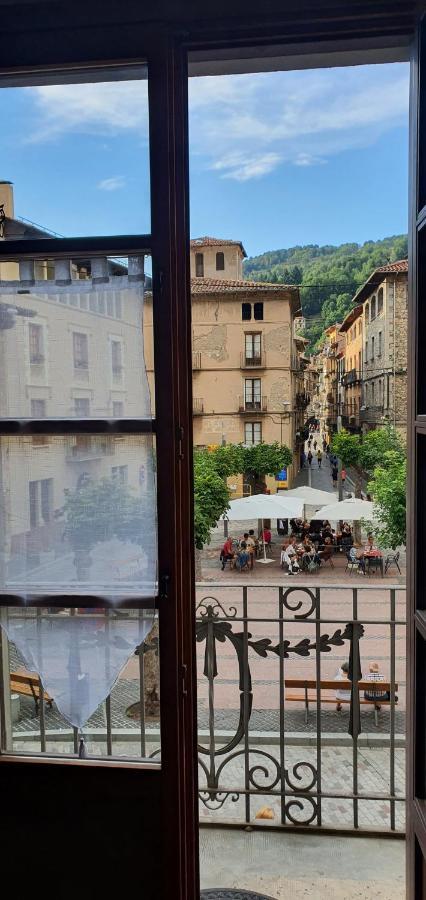 El Mussol De La Vila Camprodon, Balconets Amb Vistes A La Placa Extérieur photo
